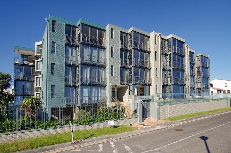 2 Bedroom Property for Sale in Bloubergstrand Western Cape